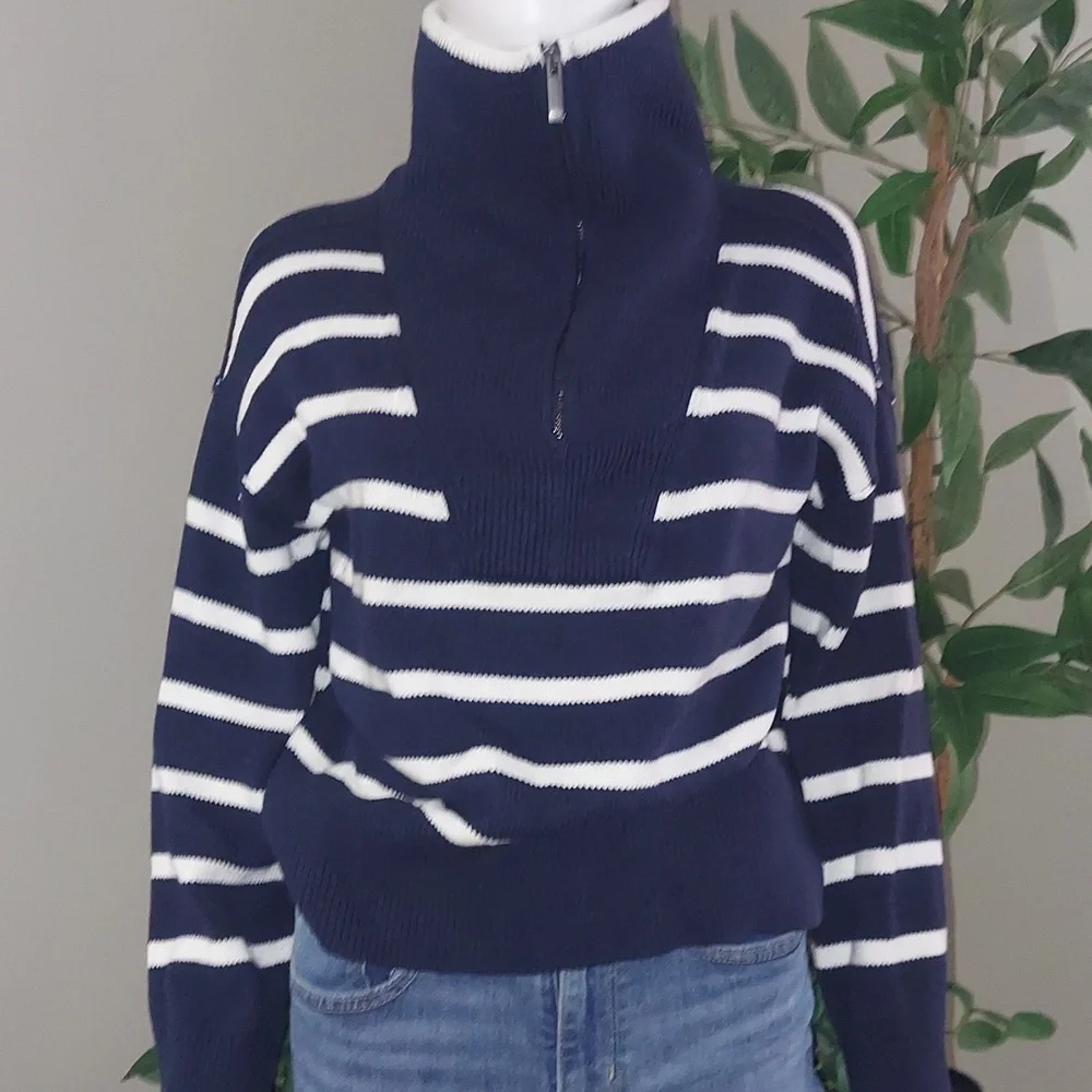 Banana Republic Organic Cotton Navy and Cream striped Sweater - Picture 2 of 4
